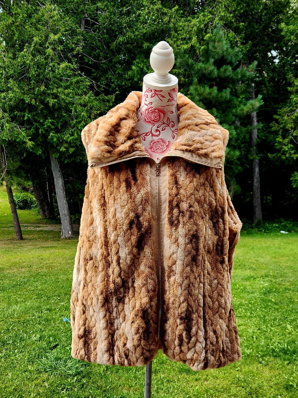 Catherine Malandrino Plush Faux Fur Zip Vest in Light Brown